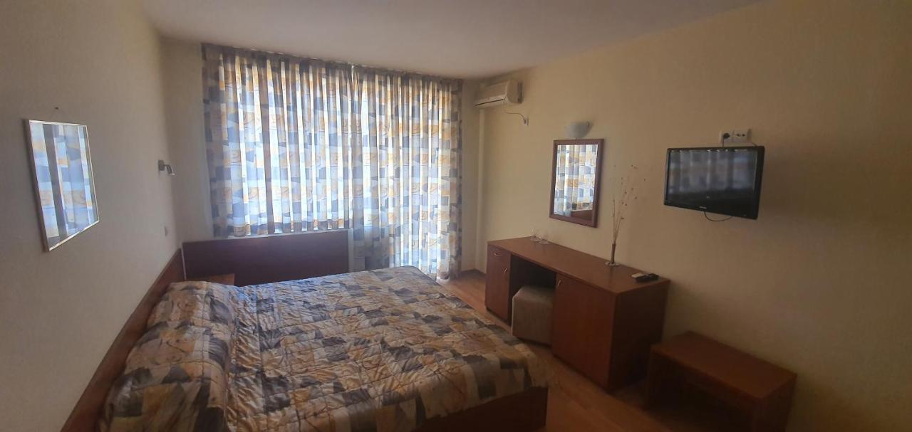 Diamond Hotel Primorsko Exteriör bild