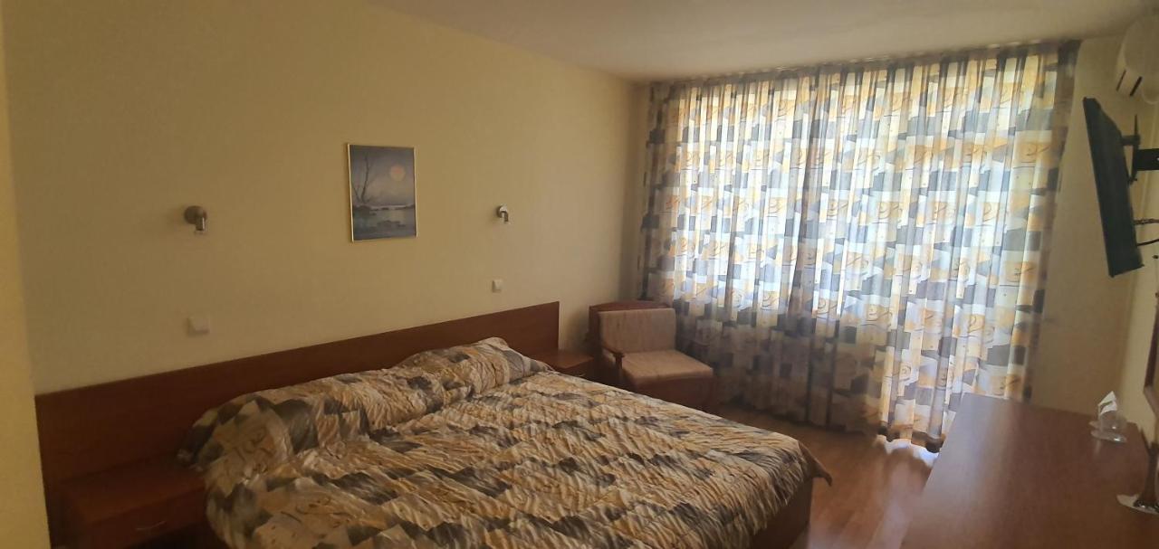 Diamond Hotel Primorsko Exteriör bild