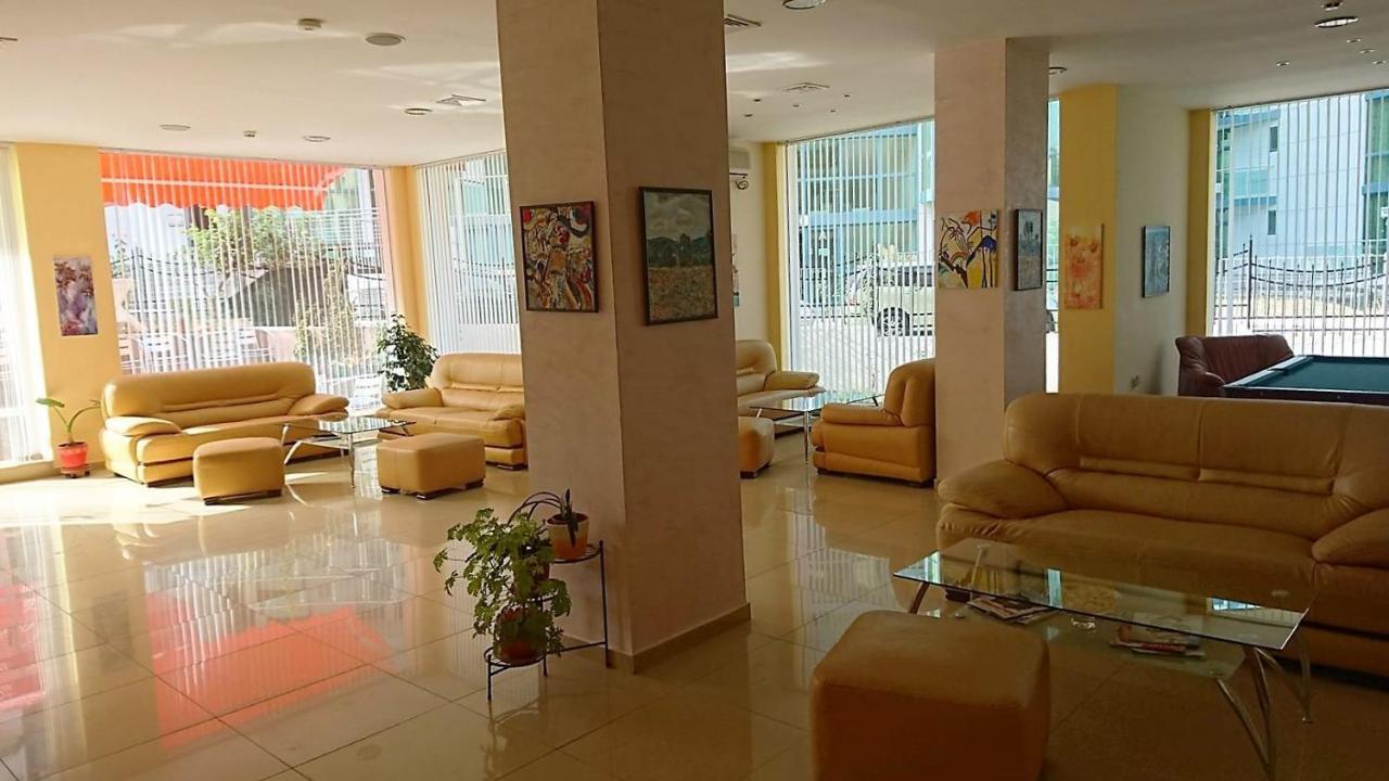 Diamond Hotel Primorsko Exteriör bild